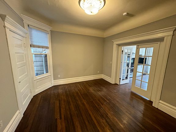 3rd image of 1363 Oak St #1