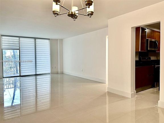 3rd image of 2851 NE 183rd St APT 109E