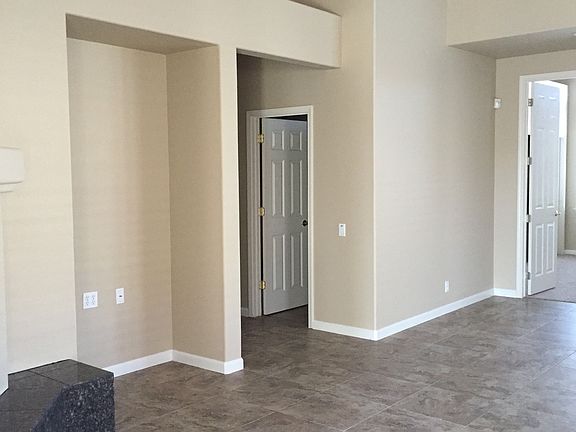 3rd image of 4075 Ironwood Dr
