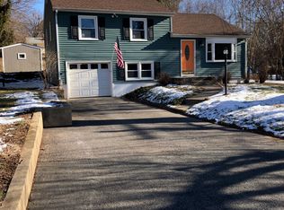 57 Lakeview Ave, Clinton, NJ 08809