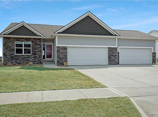 1250 Veterans Memorial Dr, Carlisle, IA 50047