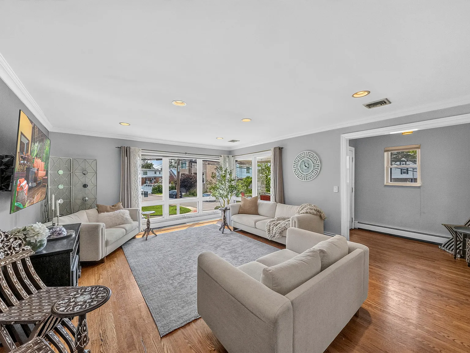 4 bed, 2600 sqft, $5,800 — Photo 4