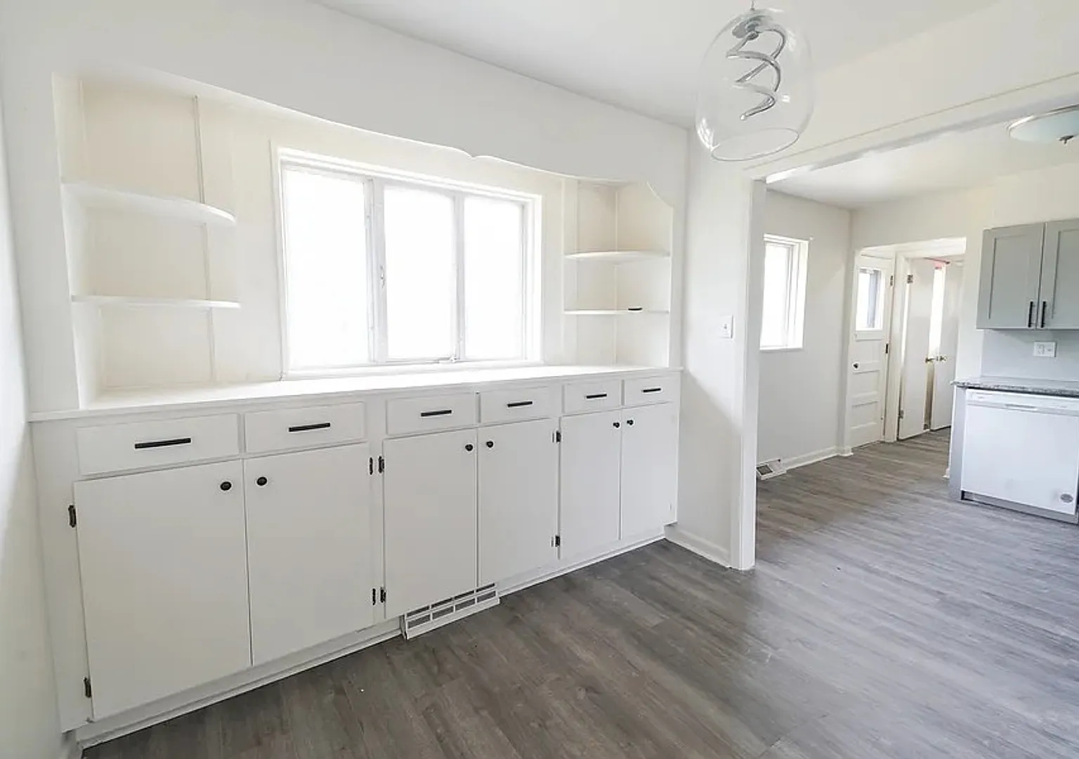 Beautifully Renovated, Spacious 4BR Home w/ Basement & Backyard! — Photo 2