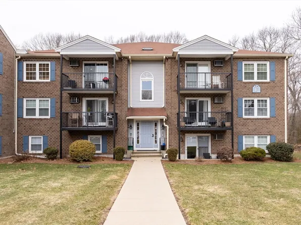 610 S Franklin St APT F102, Holbrook, MA 02343