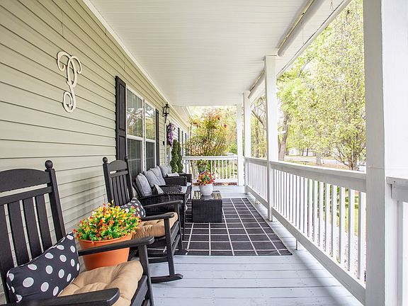 3rd image of 1327 Rest St SW