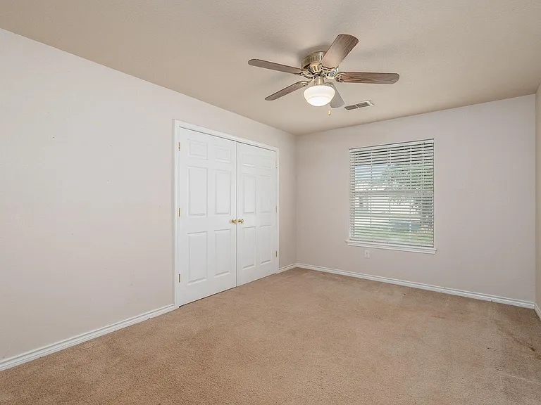 207 Locust St — Photo 26