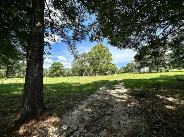 1080 Andrew Jackson Dr, Livingston, TX 77351