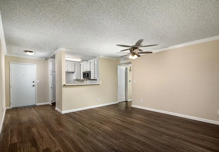 Warner Pointe — Photo 35