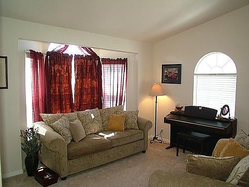 Beautiful vaults in Living room and Kitchen. Neutral Colors throughout.