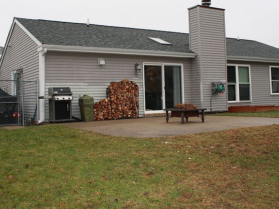 2nd image of 4710 Vista Dr