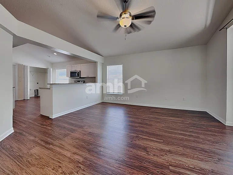 30734 Midtown Ct — Photo 5