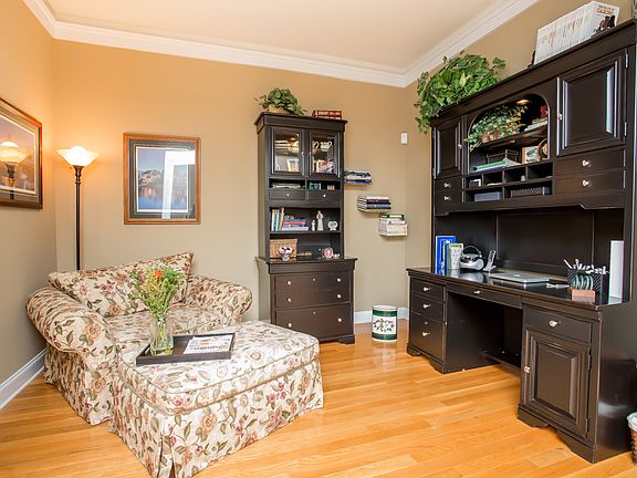 Office/Formal Living Room