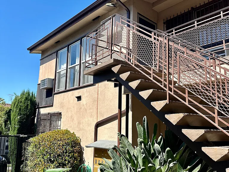 8347 Blackburn Ave #6 — Photo 6