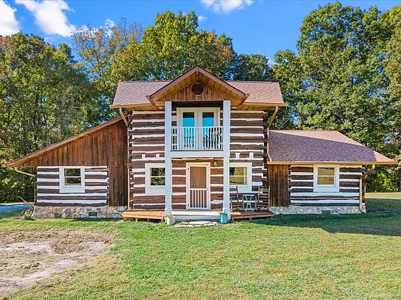 4th image of 360 Woods Hollow Rd