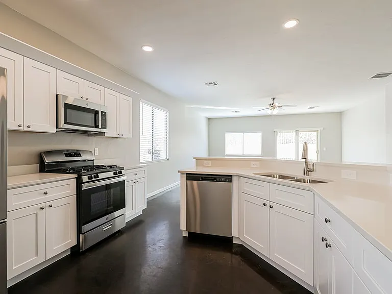 5238 S Camino Laguna Seca — Photo 6