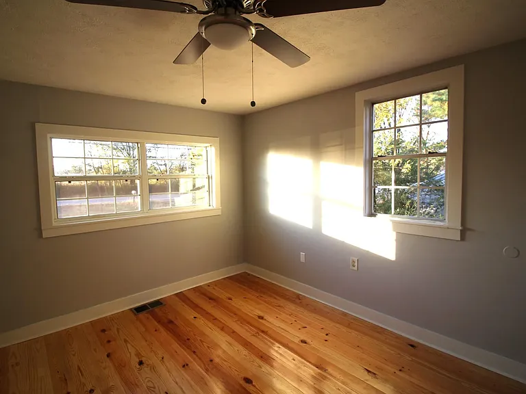 1088 S 4th St — Photo 12