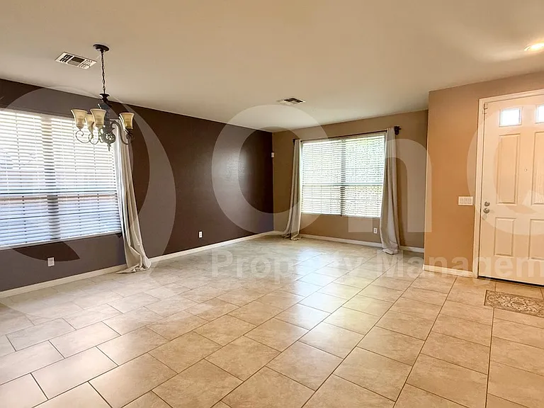 2714 E Birchwood Pl — Photo 11