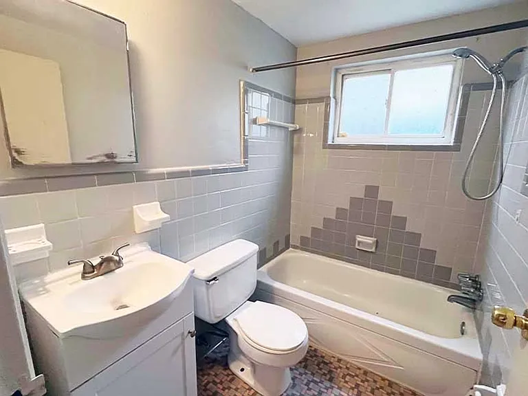 3233 Whitfield Ave — Photo 5