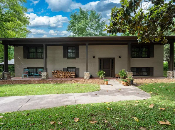 3028 Twin Oaks Dr, Birmingham, AL 35243