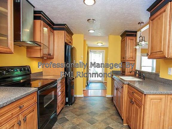 3rd image of 10002 Bush Ln