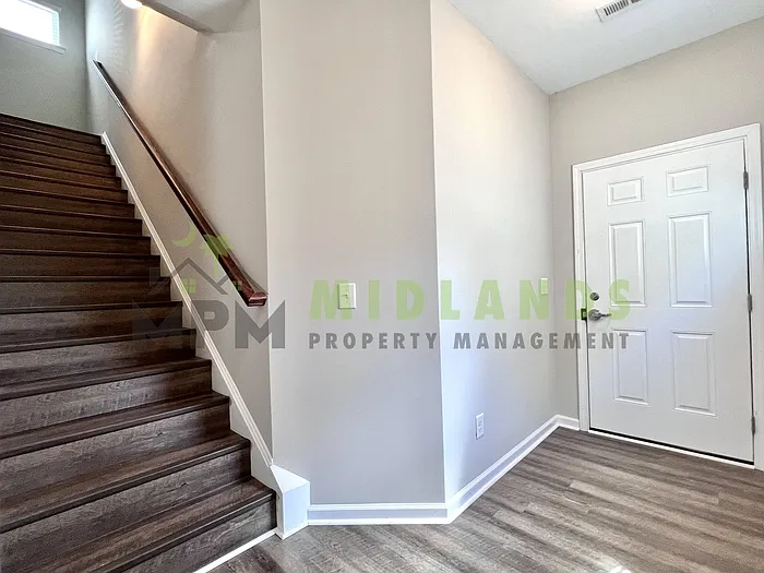 3 bed, 2.5 bath, 1870 sqft, $1,900 — Photo 2