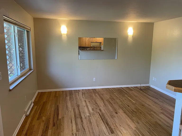 880 Alpine Ave — Photo 4