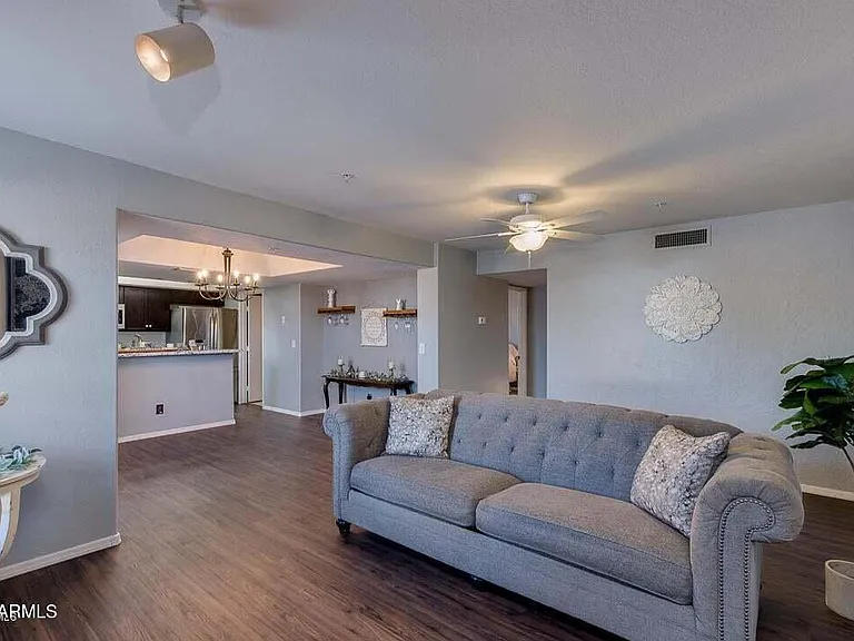 1333 E Morten Ave #140 — Photo 6