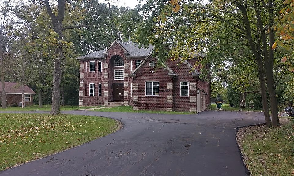 1st image of 28356 Park Hill Blvd