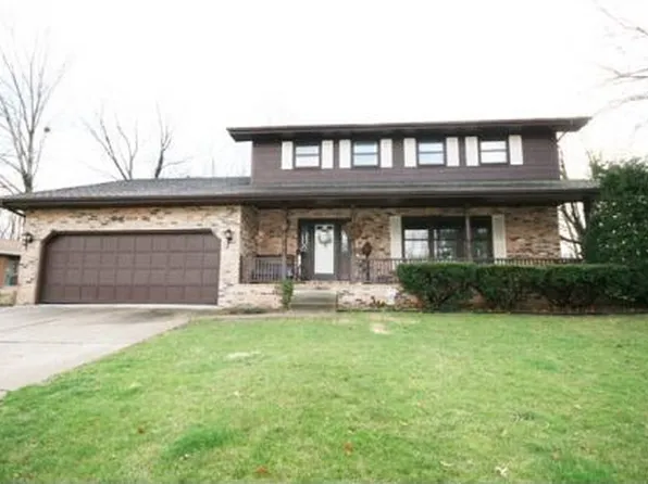 3055 Greenlake Dr, Decatur, IL 62521