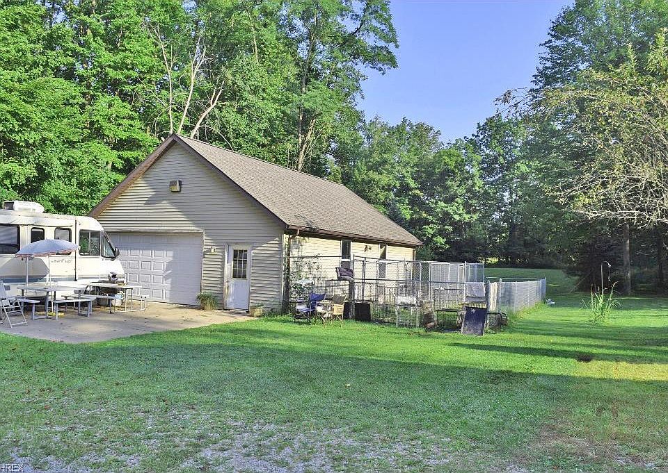 2nd image of 3453 Anthony Ln