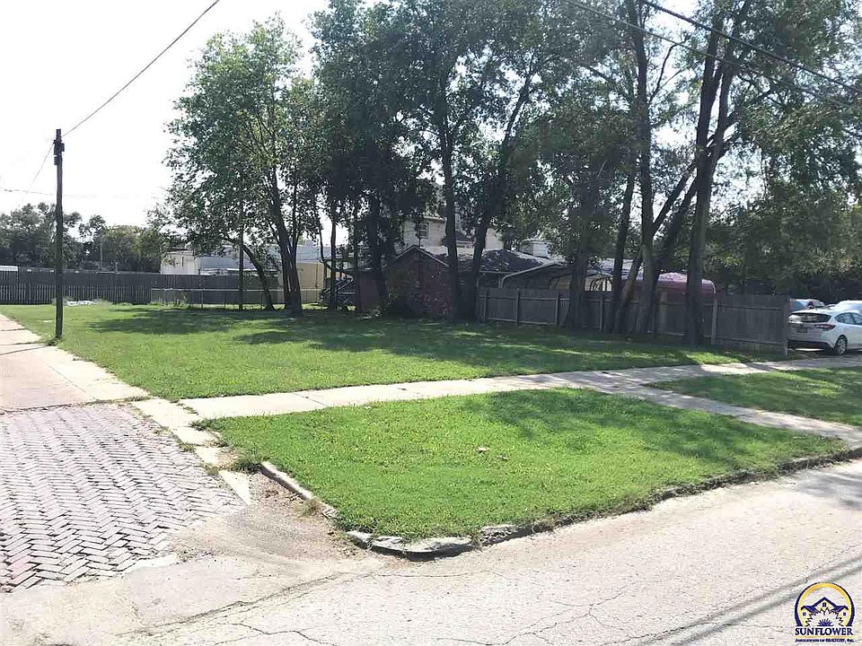2nd image of 415 W 4th Ave