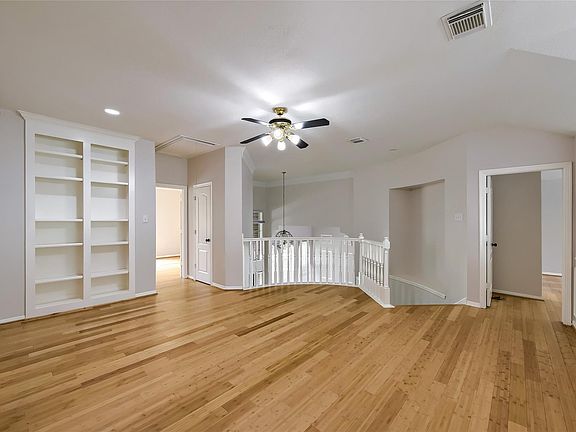 4th image of 20119 Forest Dr