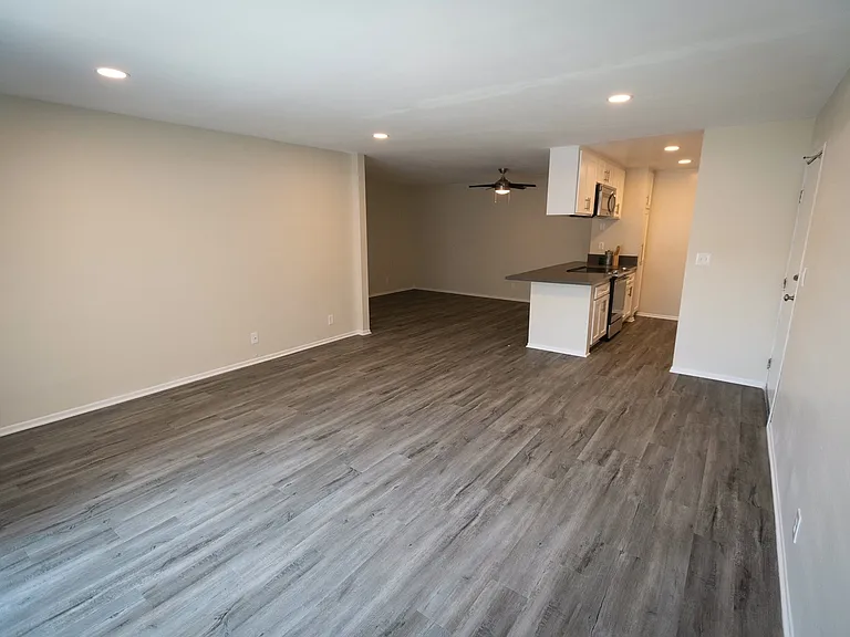 2039 North Las Palmas Ave — Photo 41