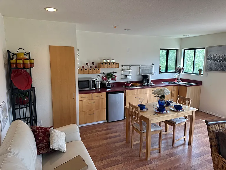 3570 Rosa Way — Photo 3