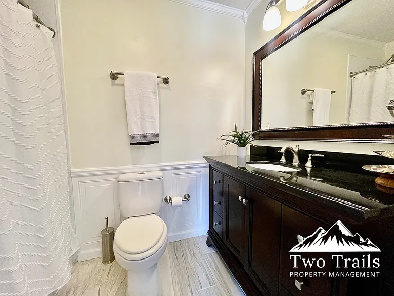 1761 Haywood Manor Rd — Photo 8