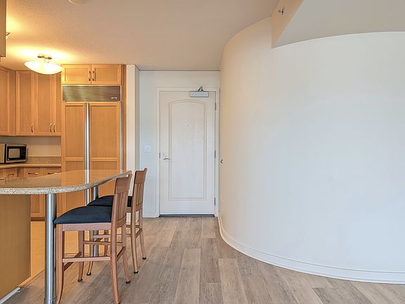 3rd image of 1296 Kapiolani Blvd APT 809