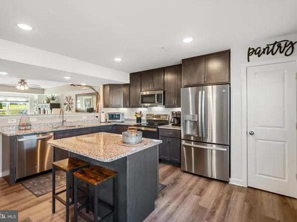 121 Heritage Hills Dr, Martinsburg, WV 25405