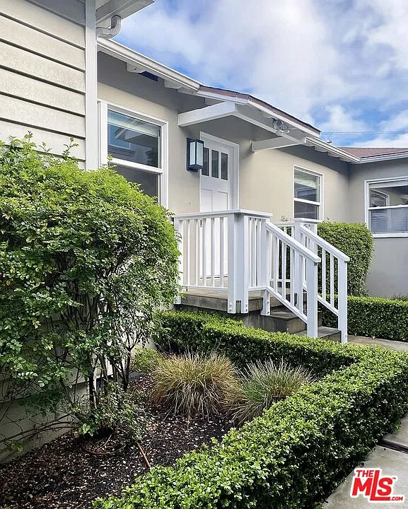 1 bed, 1.0 bath, 650 sqft, $4,800 — Photo 1
