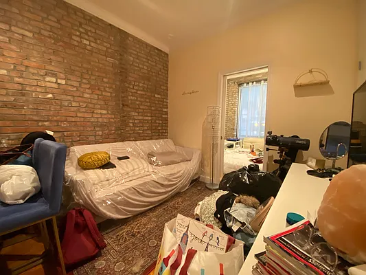 Rented by Bond New York | media 5