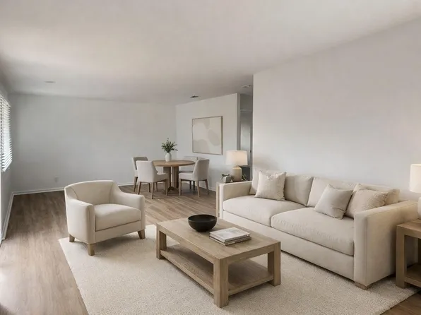 902 E Tiffany Dr APT 1, Mangonia Park, FL 33407