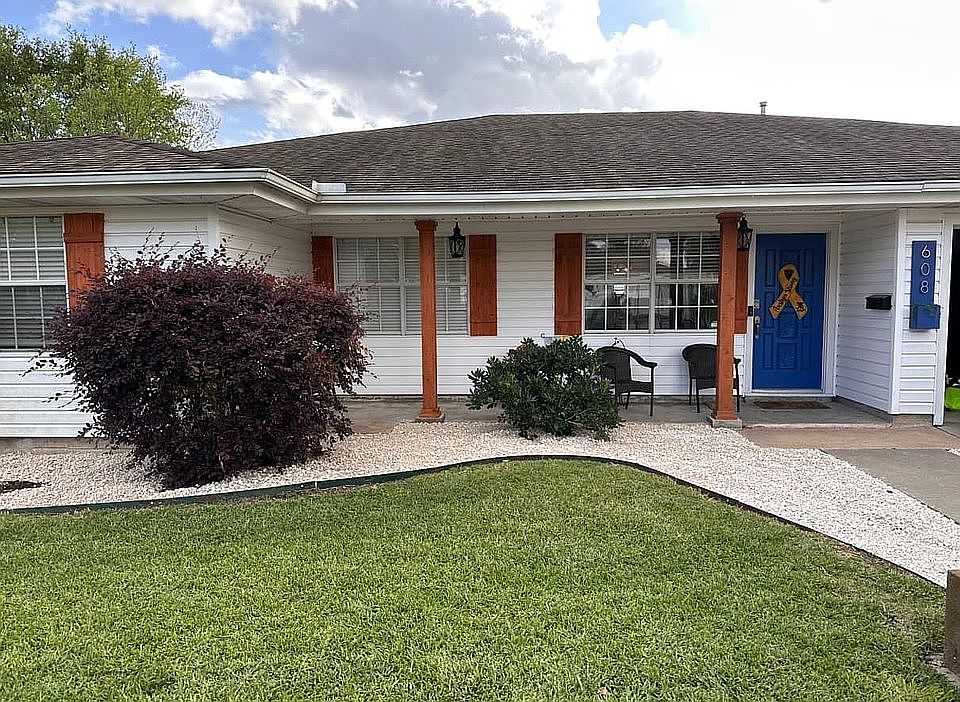 1st image of 608 S 5th St