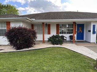 608 S 5th St, Nederland, TX 77627
