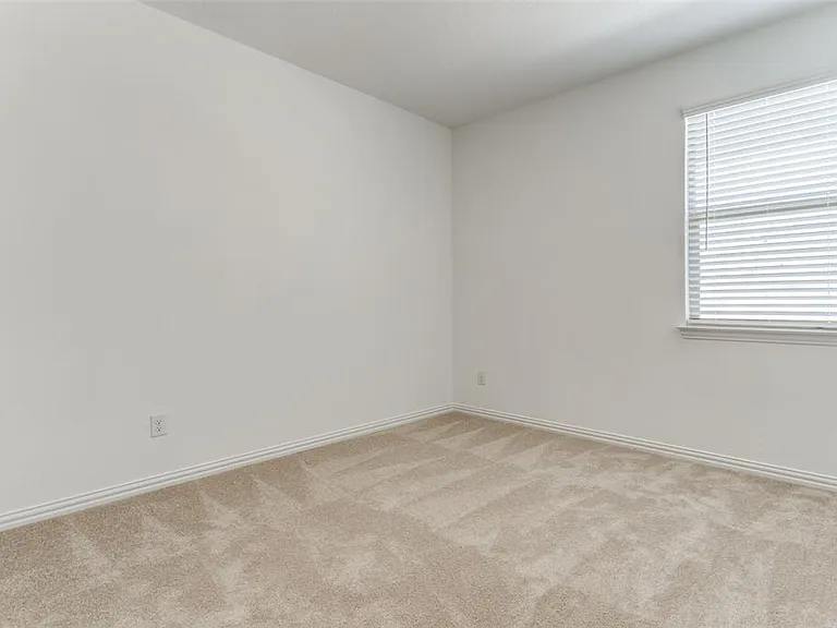 1213 Blue Spring Dr — Photo 9