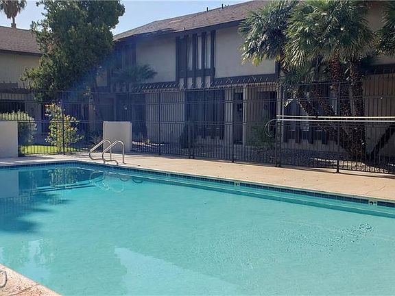 3rd image of 5919 Bromley Ave
