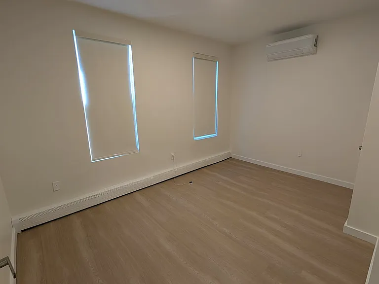 168 Van Horne St #A — Photo 11