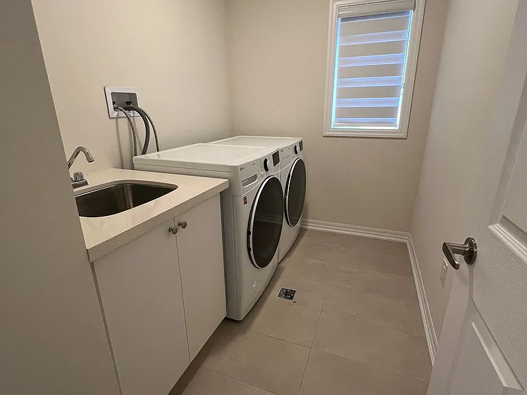 30 Northrop Ave — Photo 6