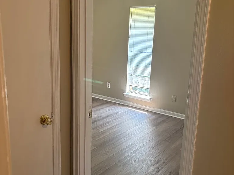 633 Groveland Dr — Photo 11