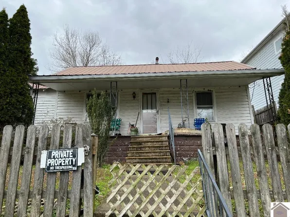 706 Holly Ln, Kuttawa, KY 42055