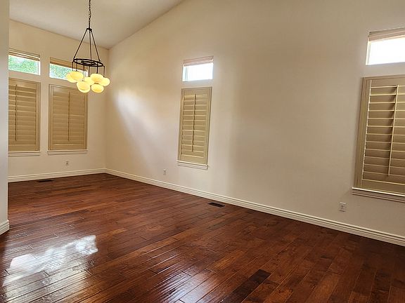 Main Floor Entrance/Dining Room