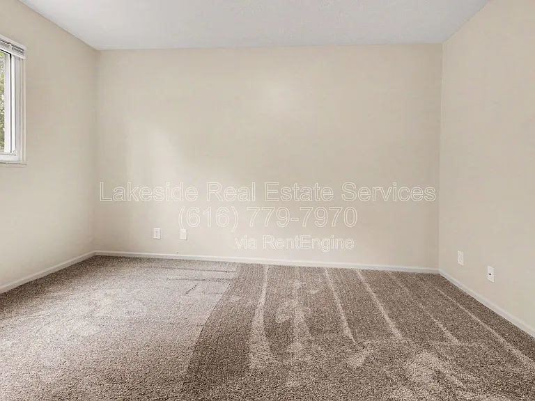 Maple Leaf Apartments — Photo 84